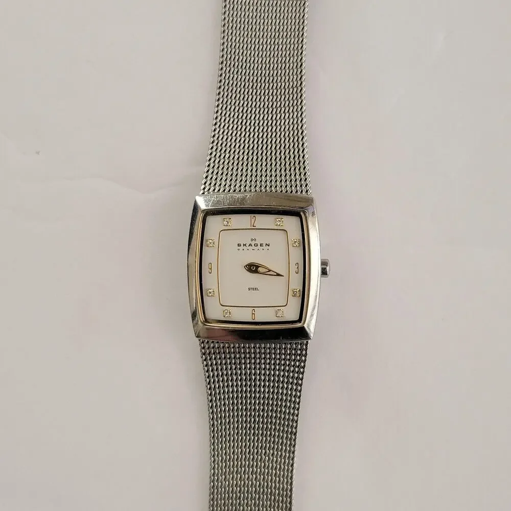 Skagen Womens Watch White Dial Silver Case Silver Mesh Bracelet Quartz